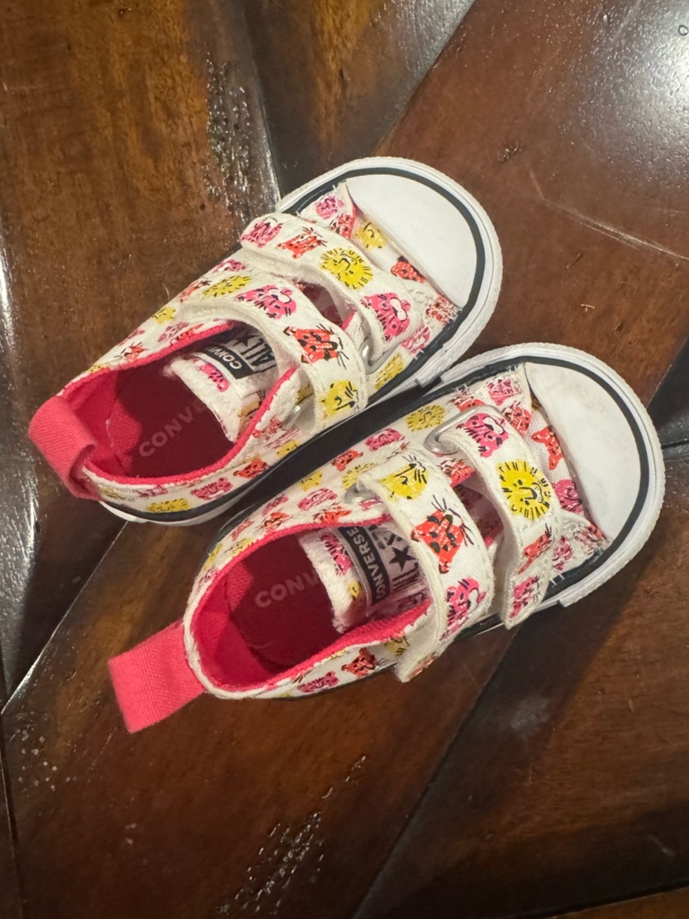 Converse Chuck Taylor Low-Top Canvas Sneakers